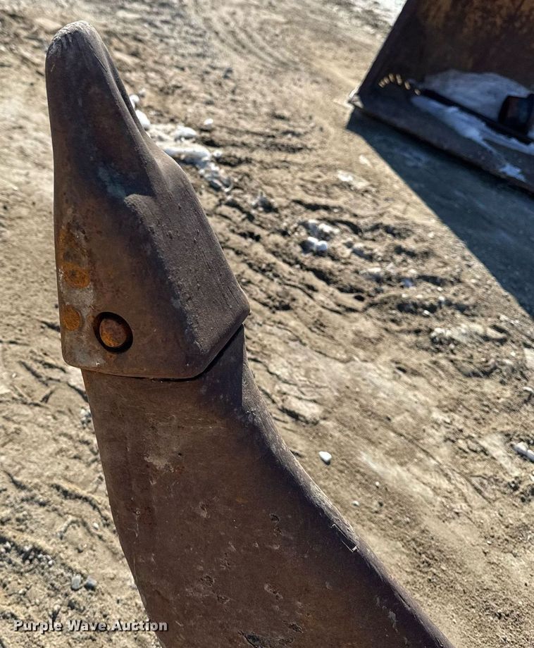 image for item DT0590 Excavator ripper