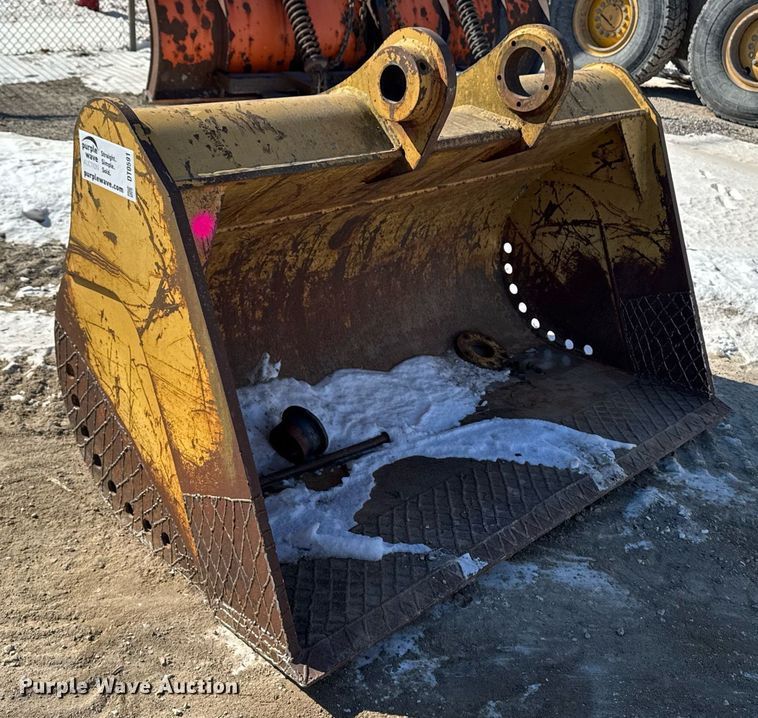 image for item DT0591 Caterpillar 132-5057.00 excavator bucket