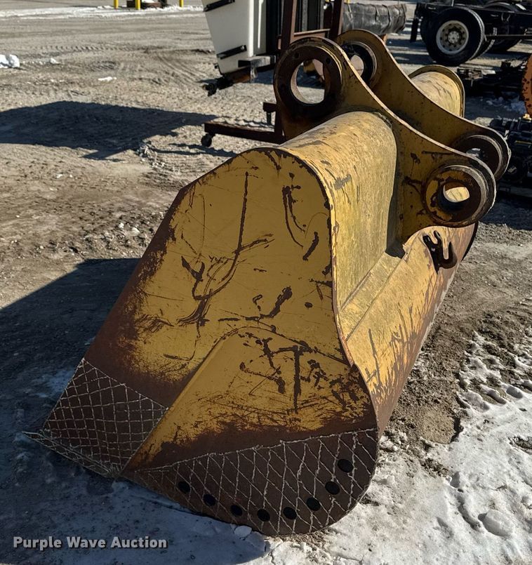 image for item DT0591 Caterpillar 132-5057.00 excavator bucket