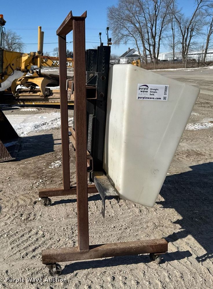 image for item DT0592 Henderson tailgate brine tank