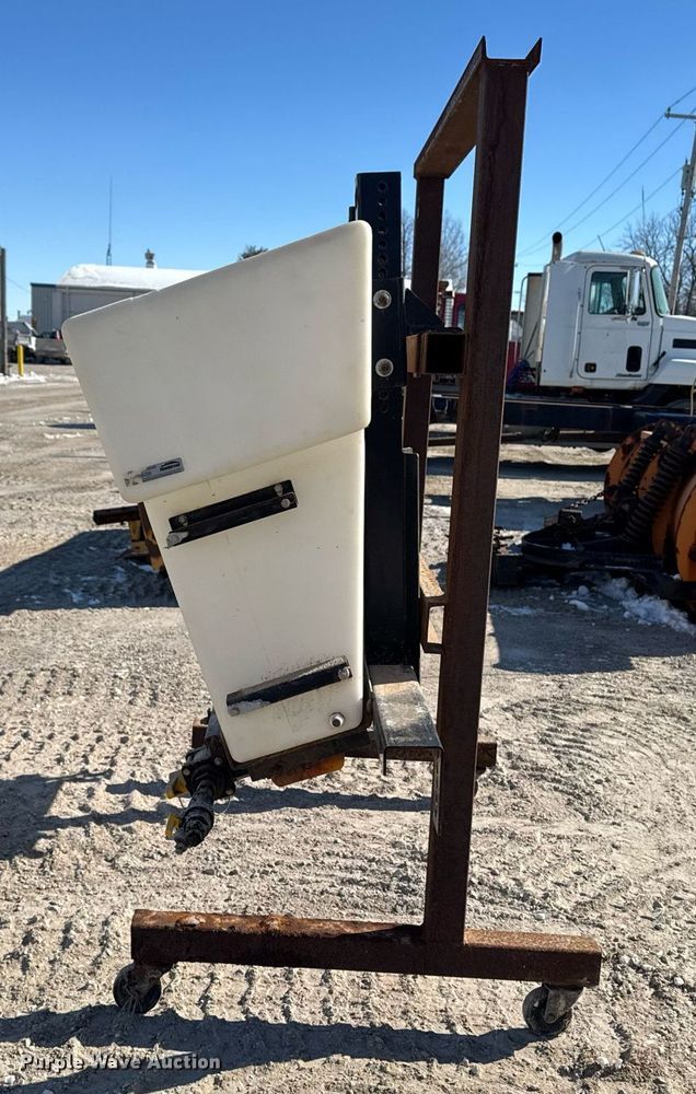 image for item DT0592 Henderson tailgate brine tank