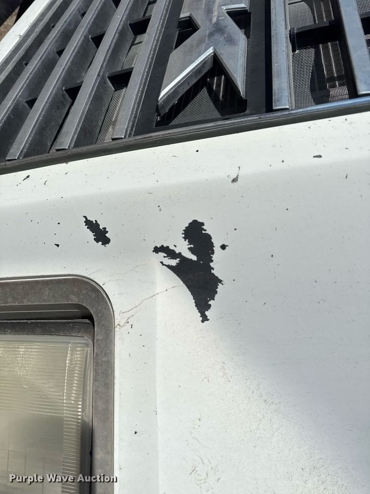 image for item DT0597 2000 Mack CH613 semi truck