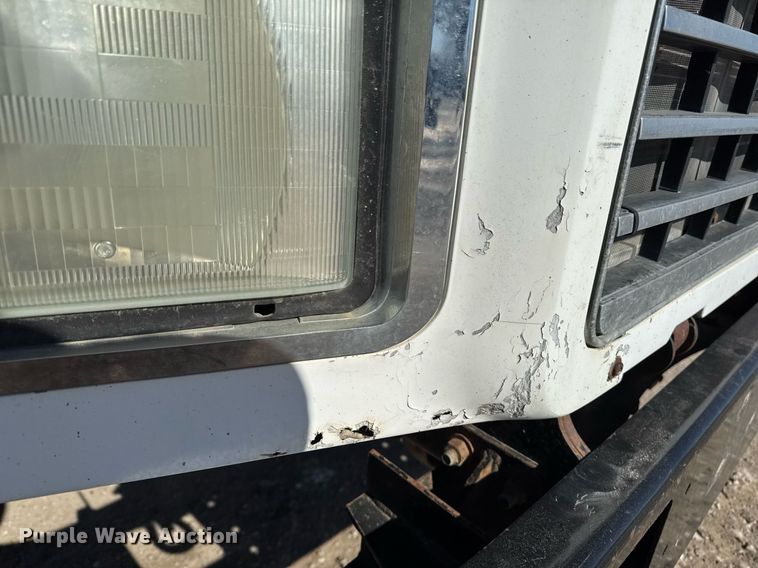 image for item DT0597 2000 Mack CH613 semi truck