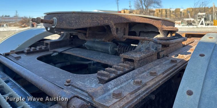 image for item DT0597 2000 Mack CH613 semi truck