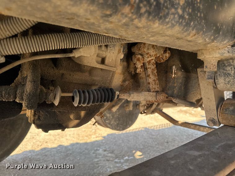 image for item DT0597 2000 Mack CH613 semi truck