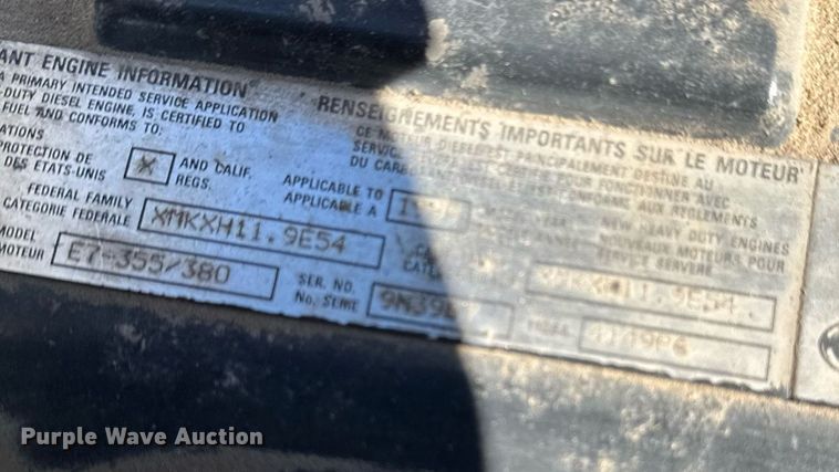 image for item DT0597 2000 Mack CH613 semi truck