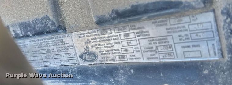 image for item DT0597 2000 Mack CH613 semi truck