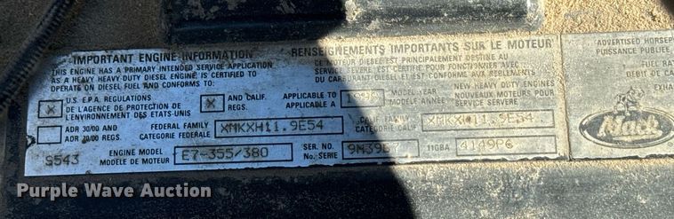 image for item DT0597 2000 Mack CH613 semi truck