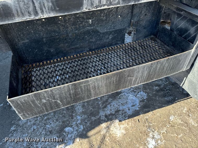 image for item DT0598 1992 Chevrolet Kodiak flatbed truck