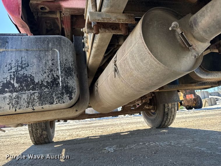 image for item DT0598 1992 Chevrolet Kodiak flatbed truck