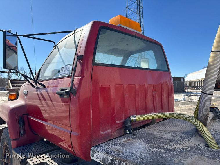 image for item DT0598 1992 Chevrolet Kodiak flatbed truck