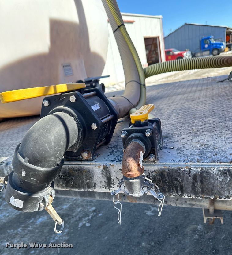 image for item DT0598 1992 Chevrolet Kodiak flatbed truck