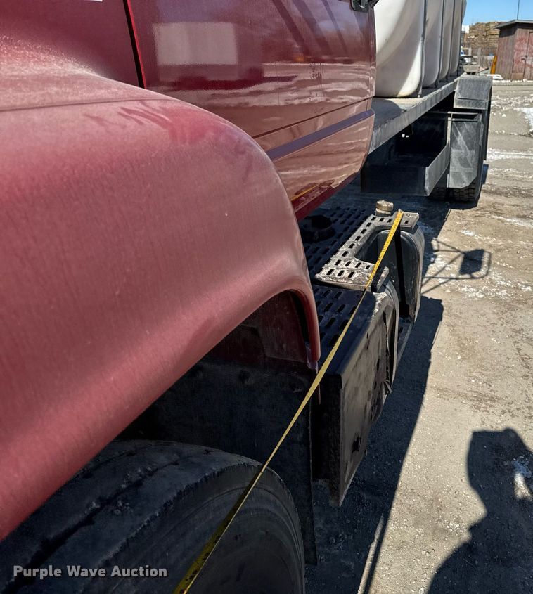 image for item DT0598 1992 Chevrolet Kodiak flatbed truck