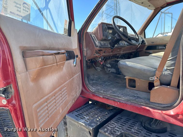 image for item DT0598 1992 Chevrolet Kodiak flatbed truck