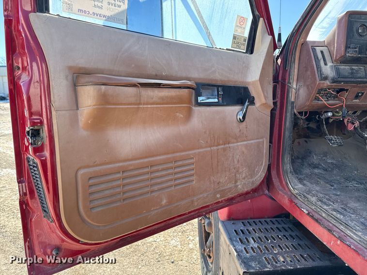 image for item DT0598 1992 Chevrolet Kodiak flatbed truck