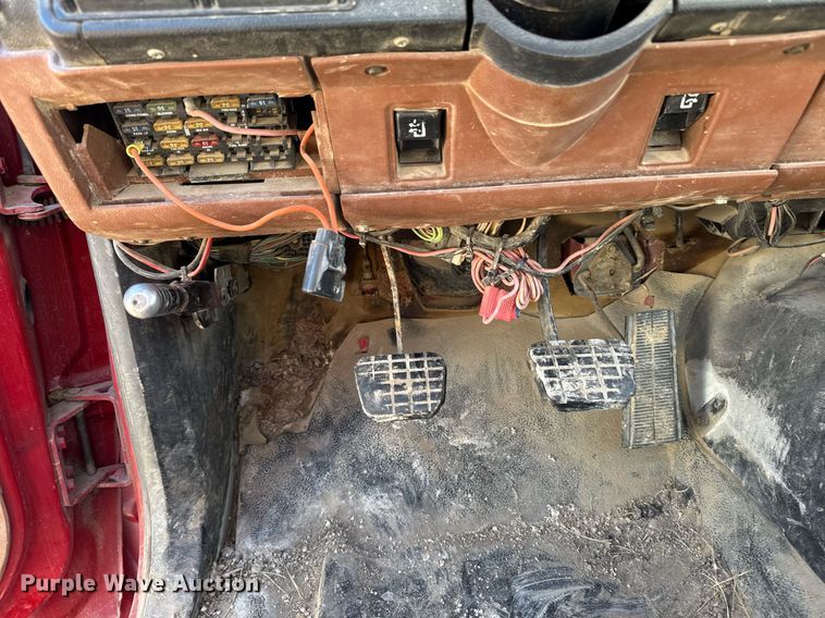 image for item DT0598 1992 Chevrolet Kodiak flatbed truck