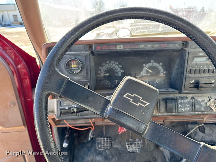 image for item DT0598 1992 Chevrolet Kodiak flatbed truck