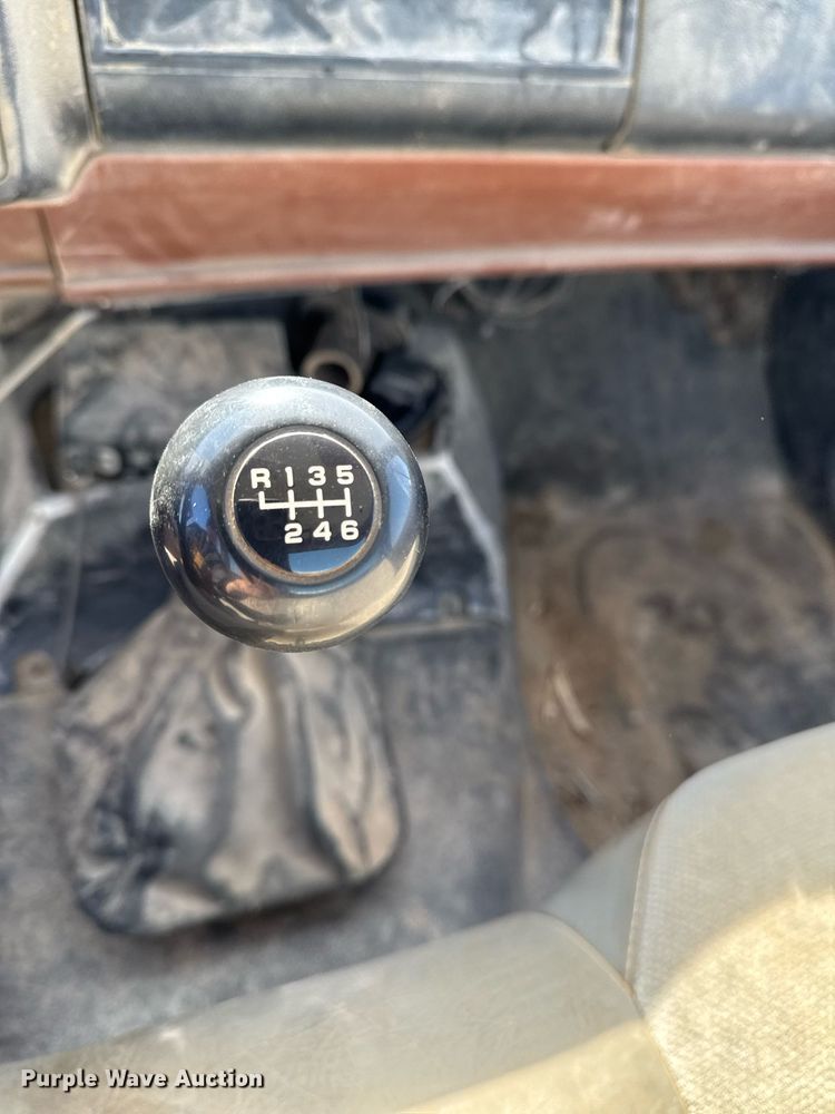 image for item DT0598 1992 Chevrolet Kodiak flatbed truck