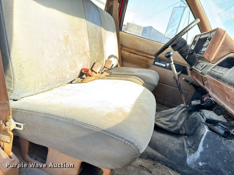 image for item DT0598 1992 Chevrolet Kodiak flatbed truck