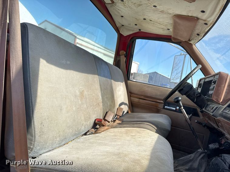 image for item DT0598 1992 Chevrolet Kodiak flatbed truck