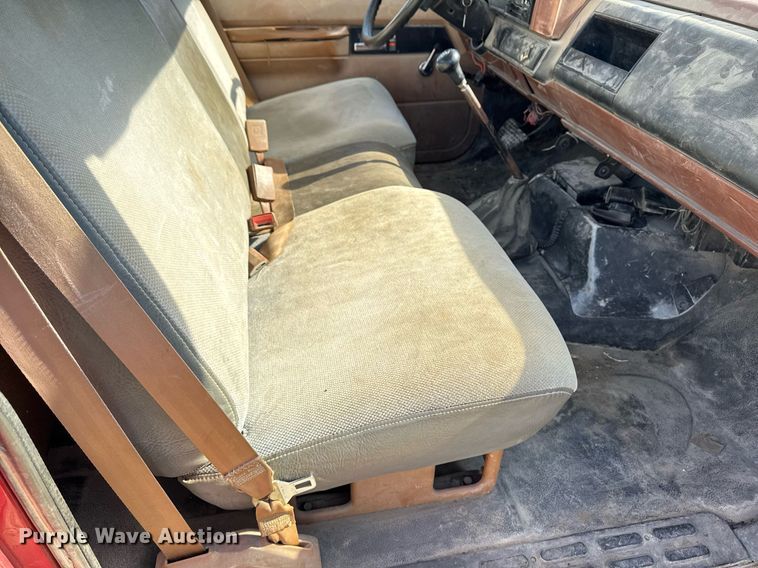 image for item DT0598 1992 Chevrolet Kodiak flatbed truck