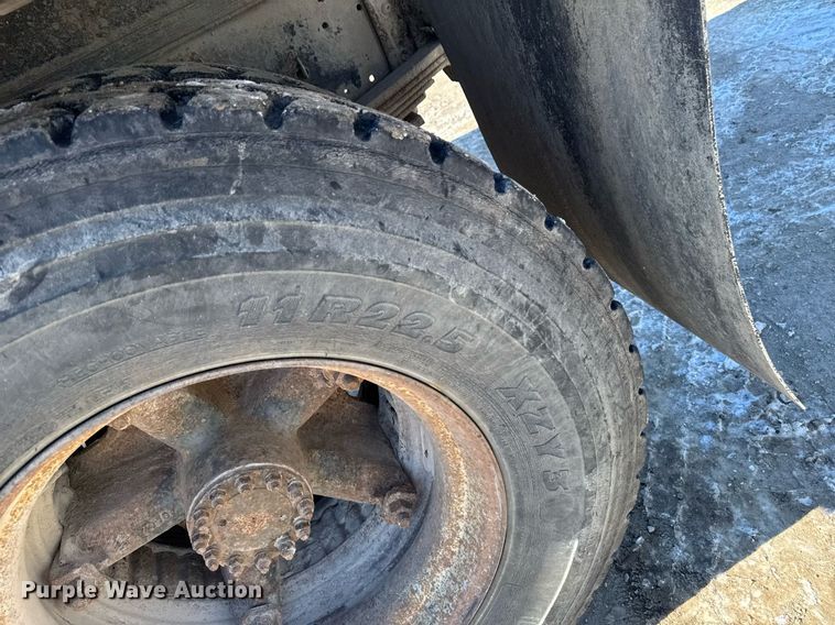 image for item DT0598 1992 Chevrolet Kodiak flatbed truck