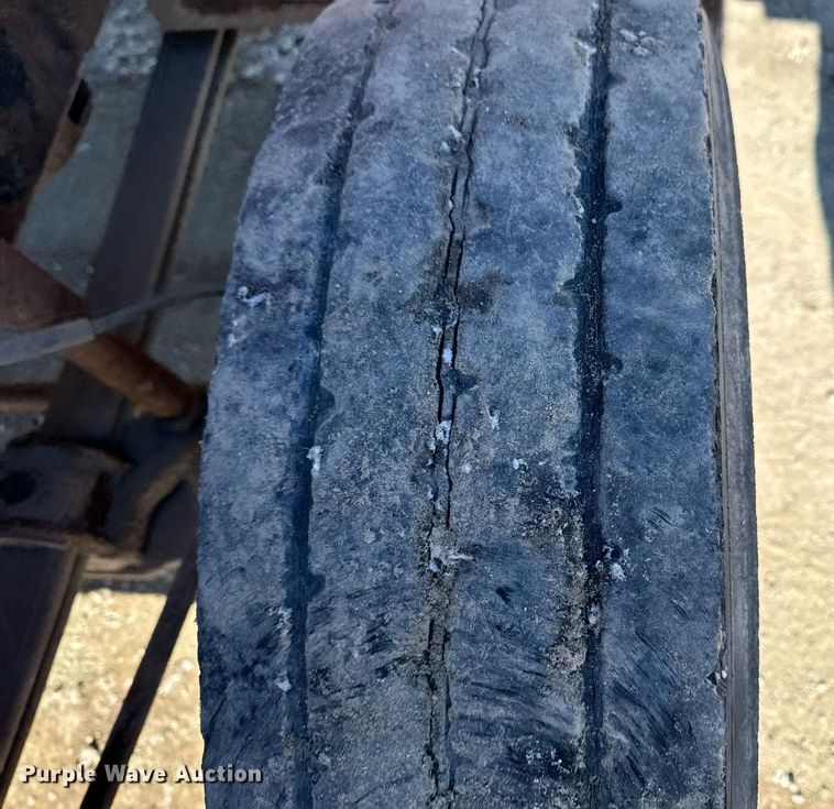 image for item DT0598 1992 Chevrolet Kodiak flatbed truck