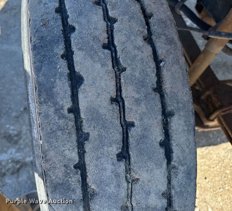 image for item DT0598 1992 Chevrolet Kodiak flatbed truck