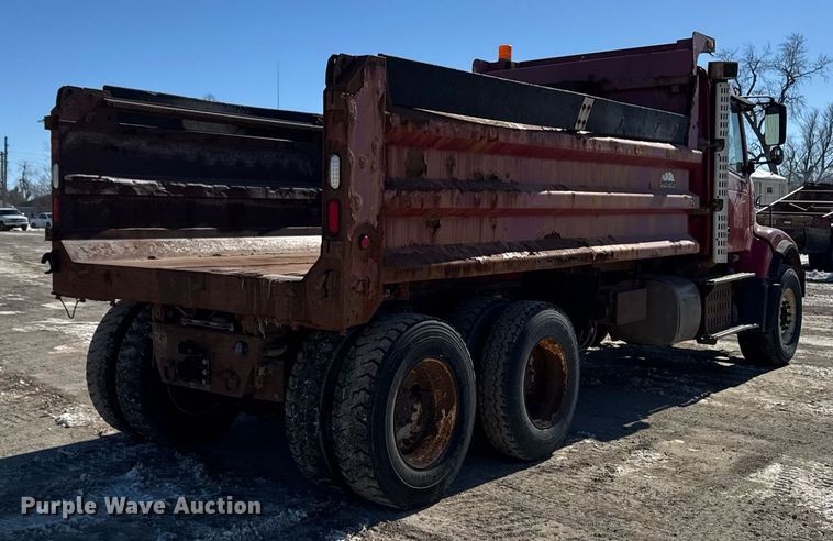 image for item DT0599 2011 Volvo VHD dump truck