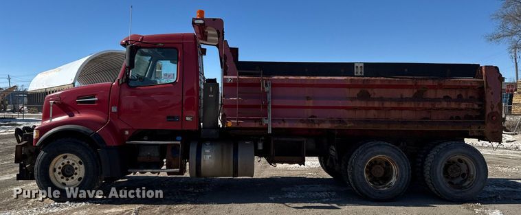 image for item DT0599 2011 Volvo VHD dump truck