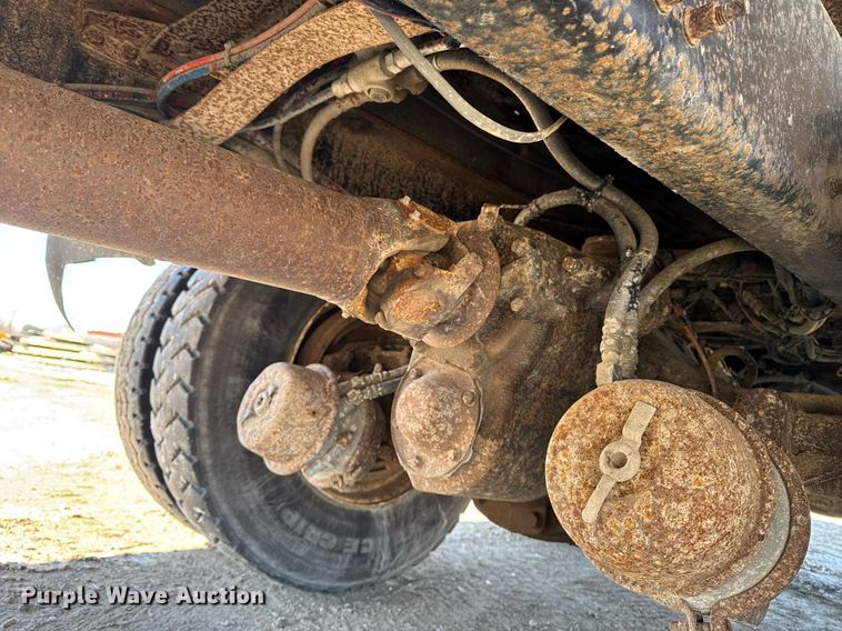 image for item DT0599 2011 Volvo VHD dump truck