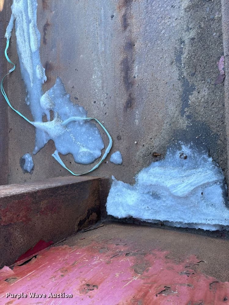 image for item DT0599 2011 Volvo VHD dump truck