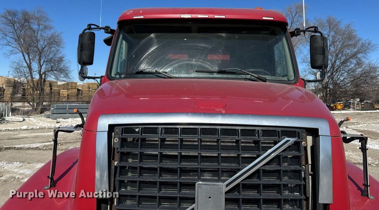 image for item DT0599 2011 Volvo VHD dump truck