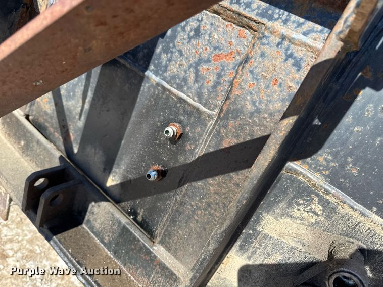 image for item DT0599 2011 Volvo VHD dump truck