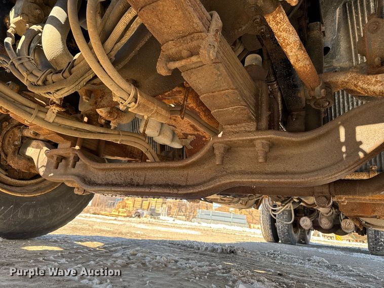 image for item DT0599 2011 Volvo VHD dump truck