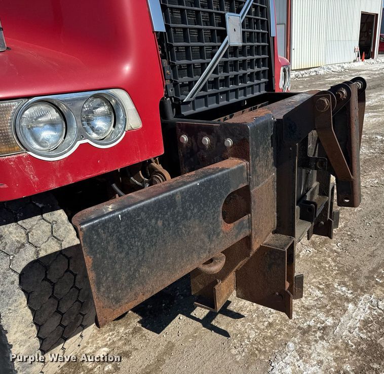 image for item DT0599 2011 Volvo VHD dump truck