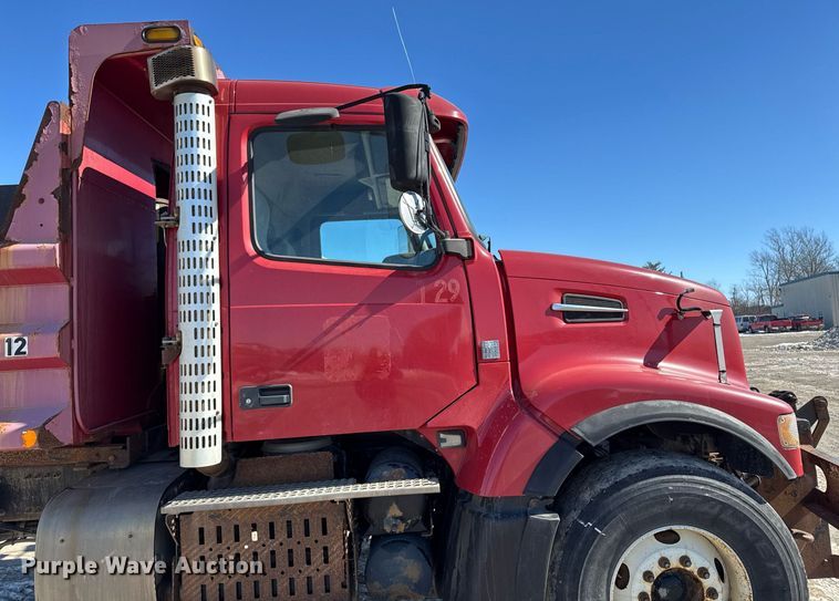 image for item DT0599 2011 Volvo VHD dump truck