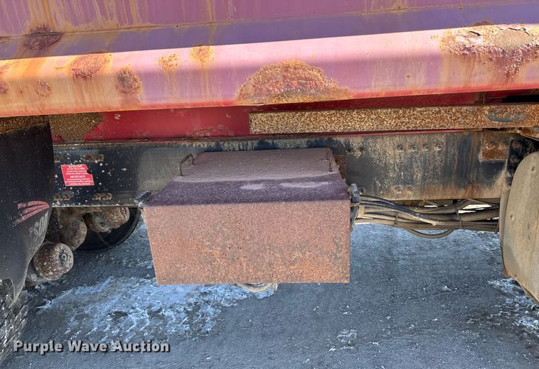 image for item DT0599 2011 Volvo VHD dump truck