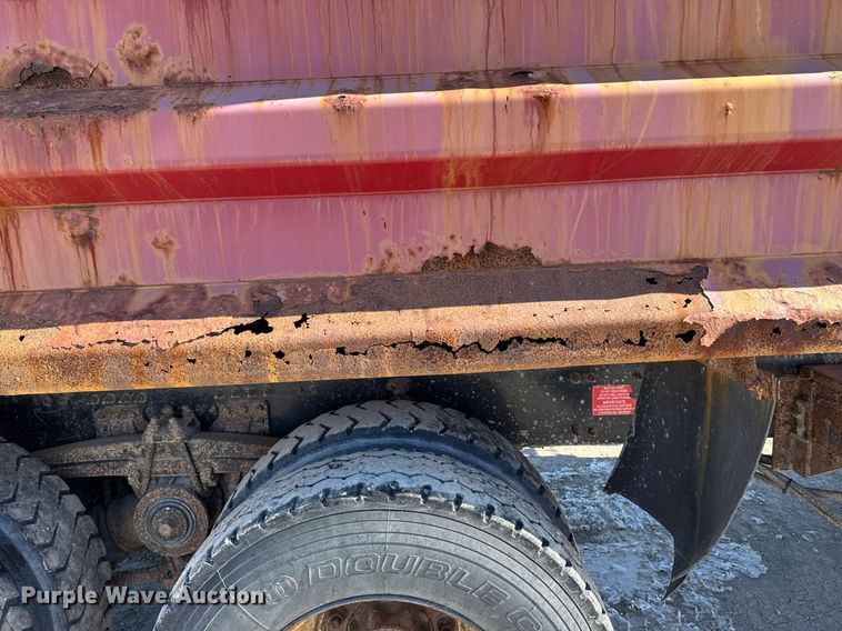 image for item DT0599 2011 Volvo VHD dump truck