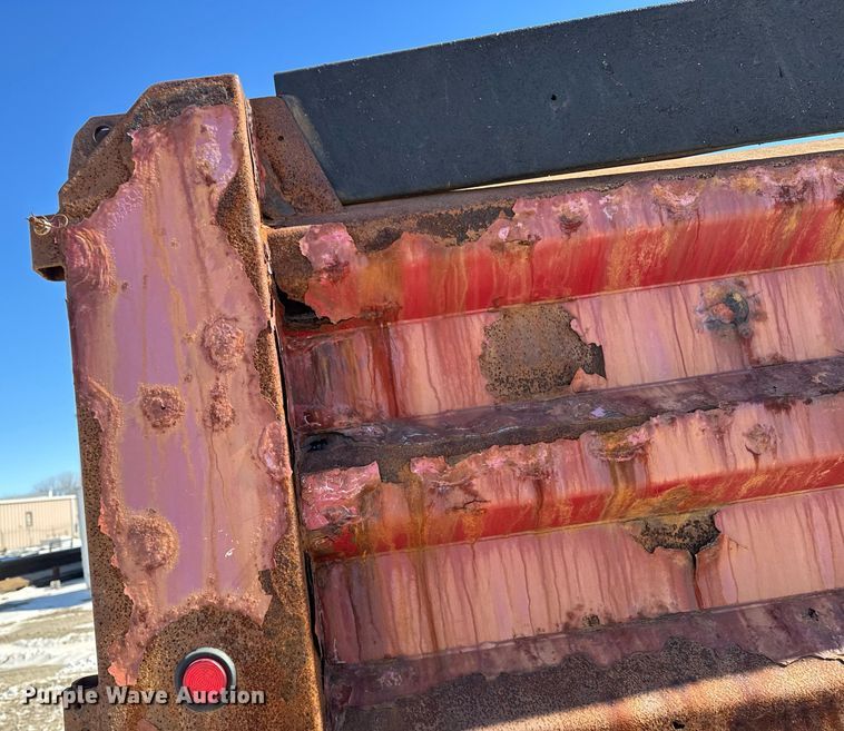 image for item DT0599 2011 Volvo VHD dump truck