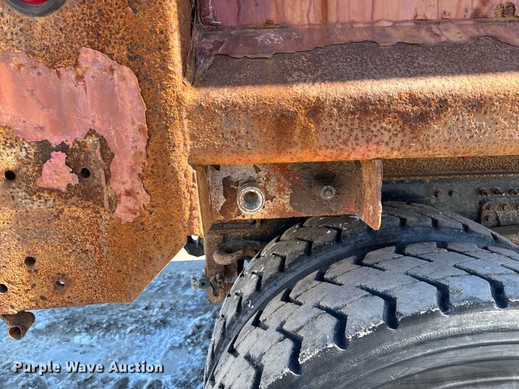 image for item DT0599 2011 Volvo VHD dump truck