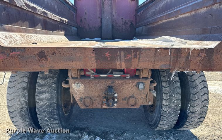 image for item DT0599 2011 Volvo VHD dump truck