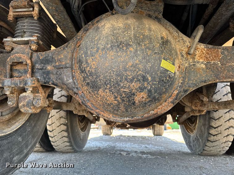 image for item DT0599 2011 Volvo VHD dump truck