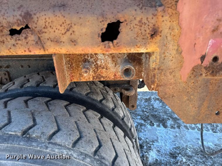 image for item DT0599 2011 Volvo VHD dump truck