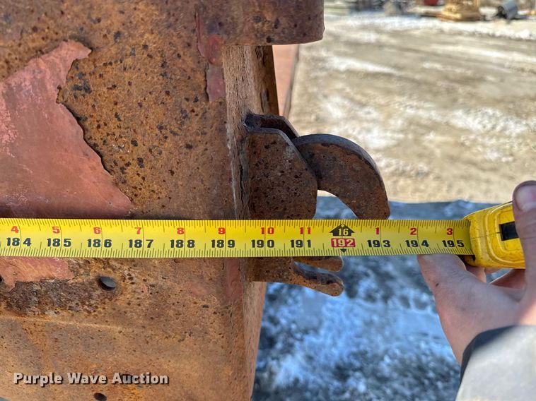 image for item DT0599 2011 Volvo VHD dump truck