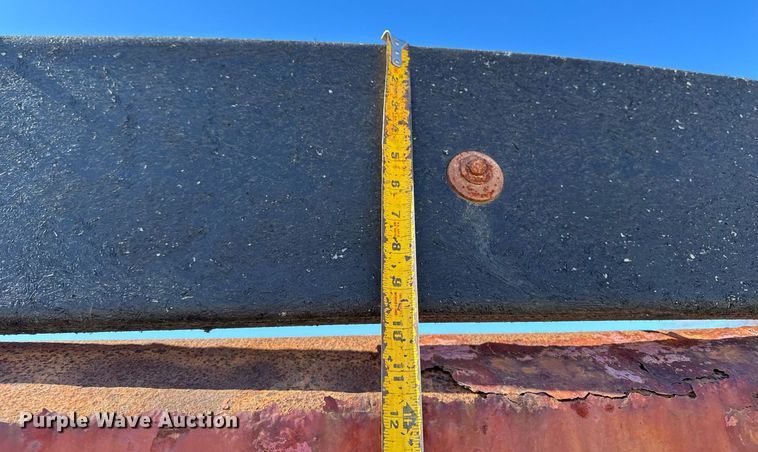 image for item DT0599 2011 Volvo VHD dump truck