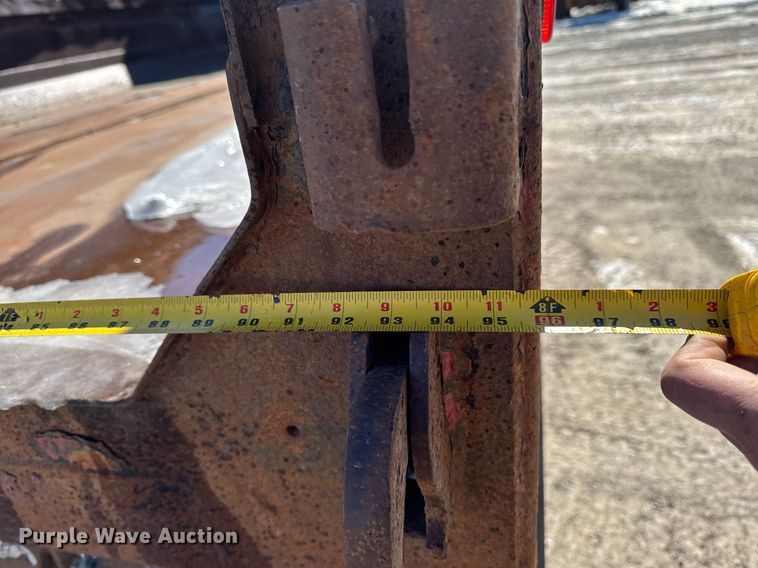 image for item DT0599 2011 Volvo VHD dump truck