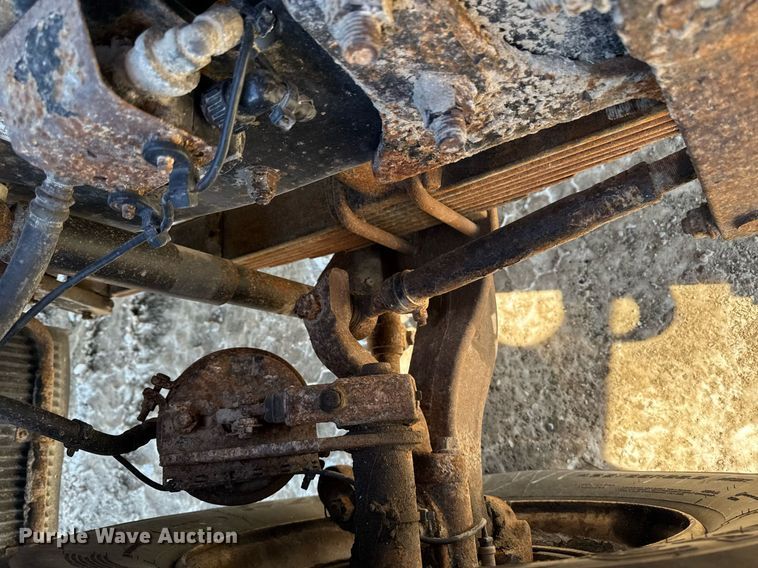 image for item DT0599 2011 Volvo VHD dump truck