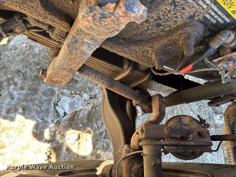 image for item DT0599 2011 Volvo VHD dump truck