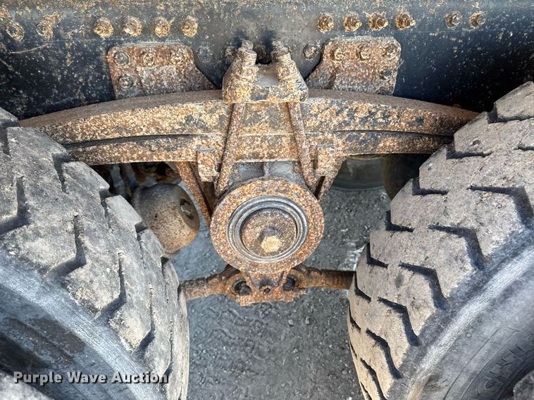 image for item DT0599 2011 Volvo VHD dump truck